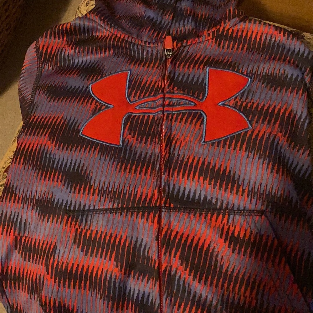 Awesome Under Armor Hoodie size 5